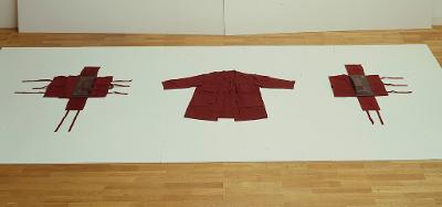 Franz Erhard Walther - Mantel-Stahlstück