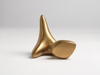 Hans Arp - Mensch, von einer Blume betrachtet (Ermatteter Stier)