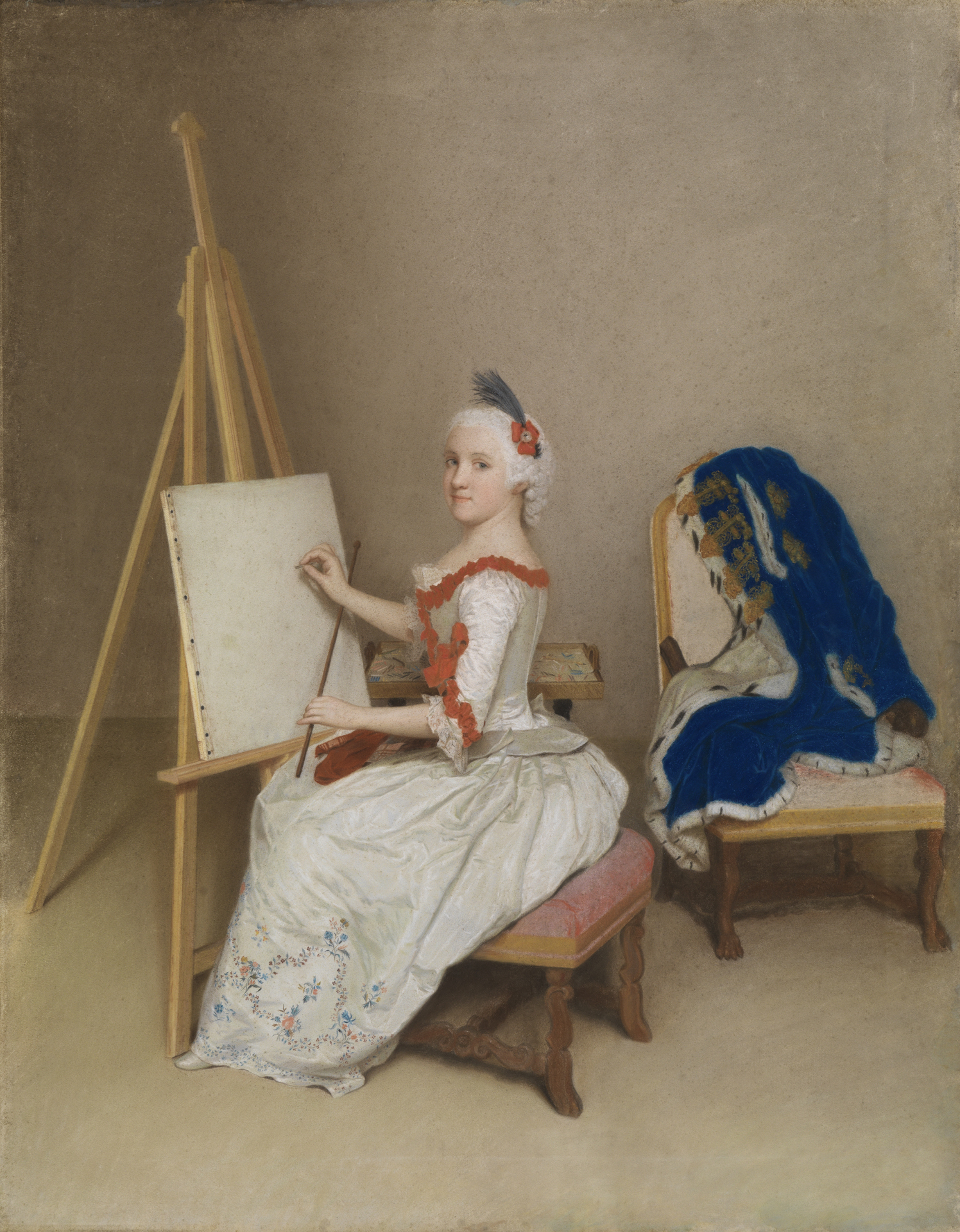 abbildung von Liotards Gemälde von Markgräfin Karoline Luise. Sie sitzt an einer Staffelei und beginnt zu zeichnen.
