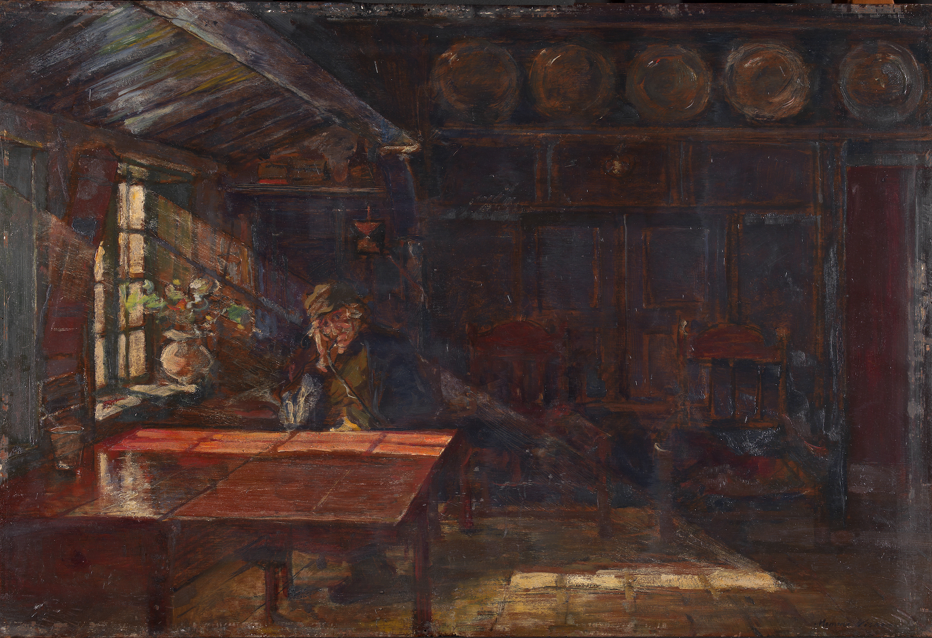 Detail aus Nissens Friesicher Bauernstube mit rauchendem alten Bauern. Der Bauer sitzt an einem Tisch direkt an einem Fenster. Licht scheint auf ihn und den Tisch.