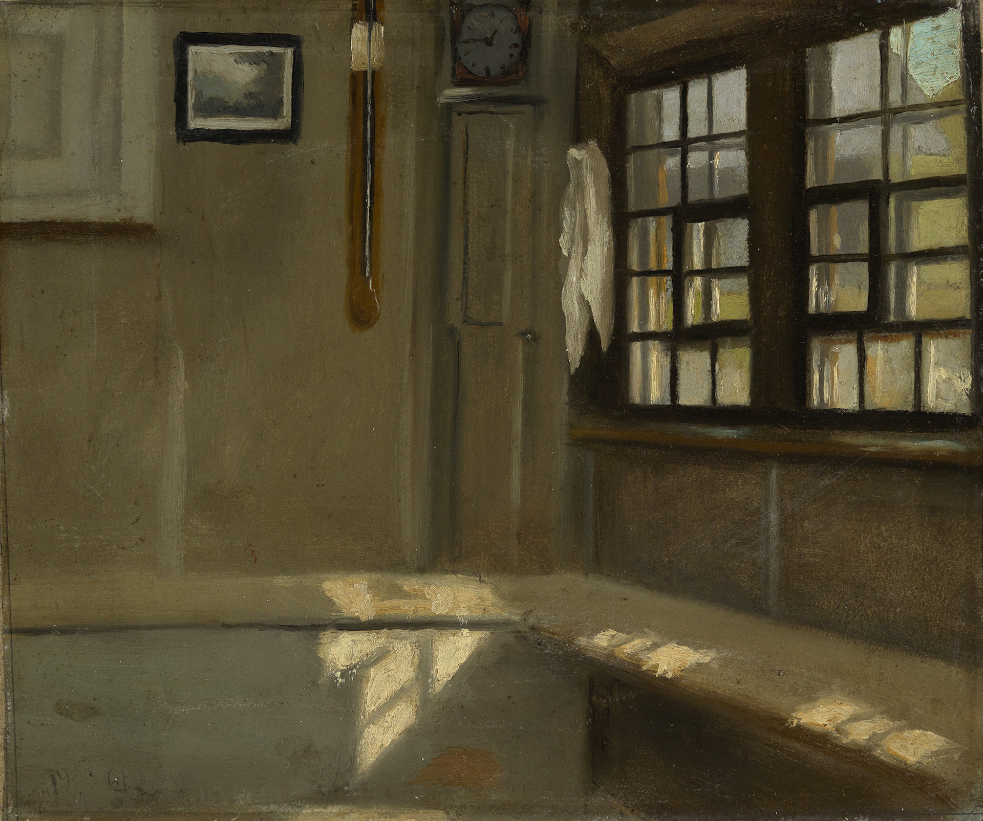 Detail von Hans Thomas Zimmerecke im Bauernhaus. Es zeigt eine Sitzbank in einer Zimmerecke und ein Sprossenfenster darüber.
