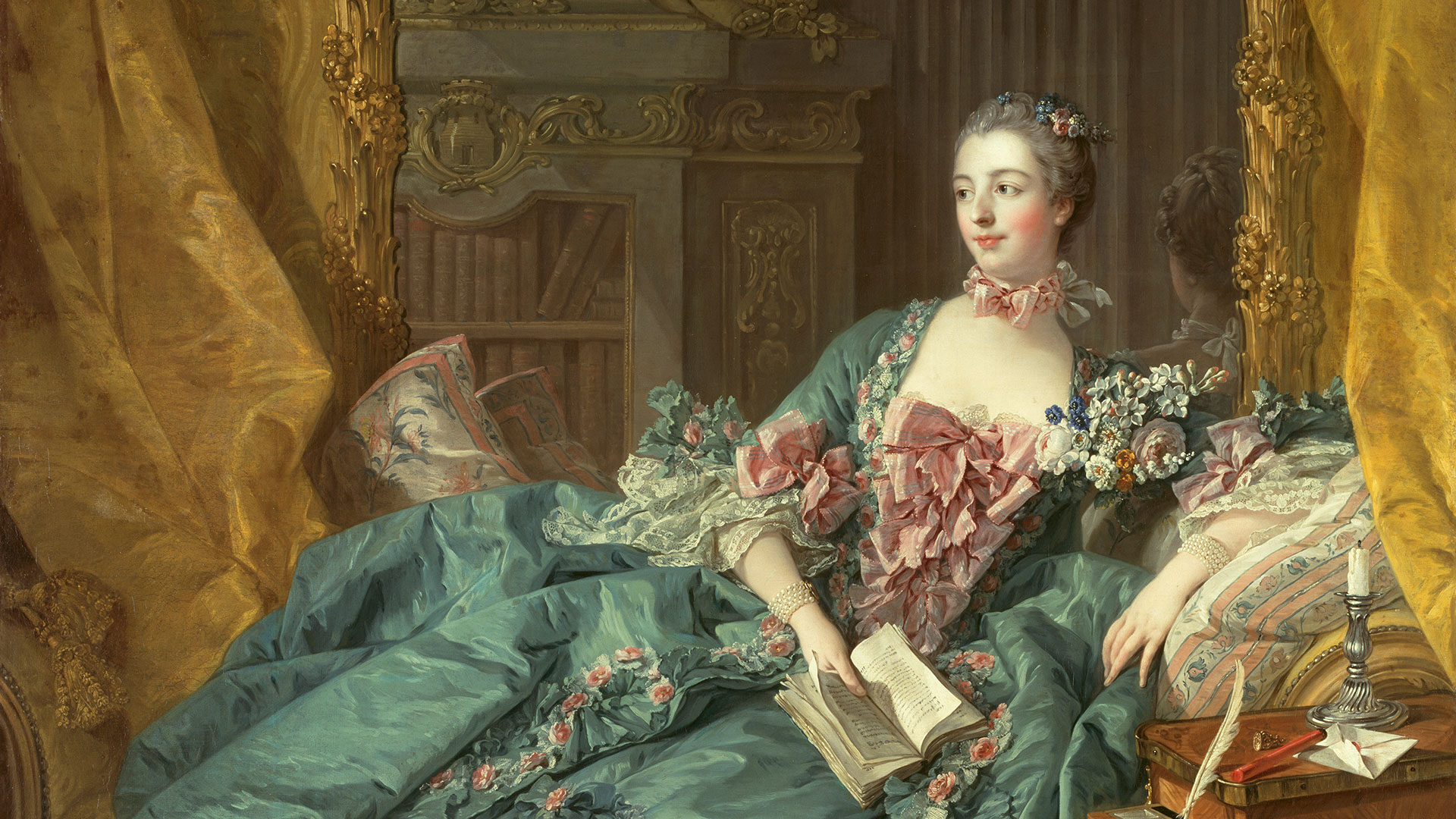 Detailausschnitt des Gemäldes mit der Frau in blauem Kleid. Sie hält ein Buch in ihrer Hand und schaut zur Seite.