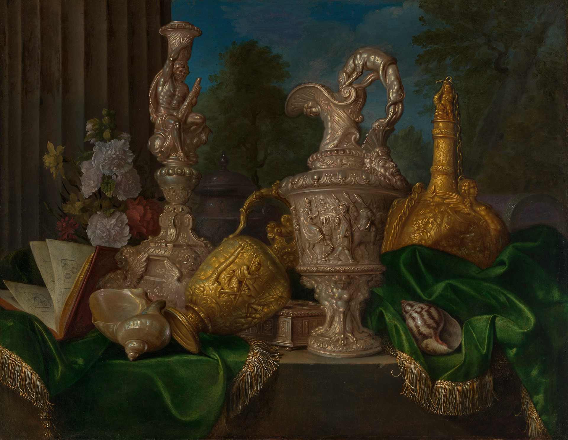 Der Maler Meiffren Conte zeigt in seinem Stillleben prächtige goldene und silberne Gefäße, arrangiert mit Blumen, Muscheln, einem Buch und einem edlen Stoff