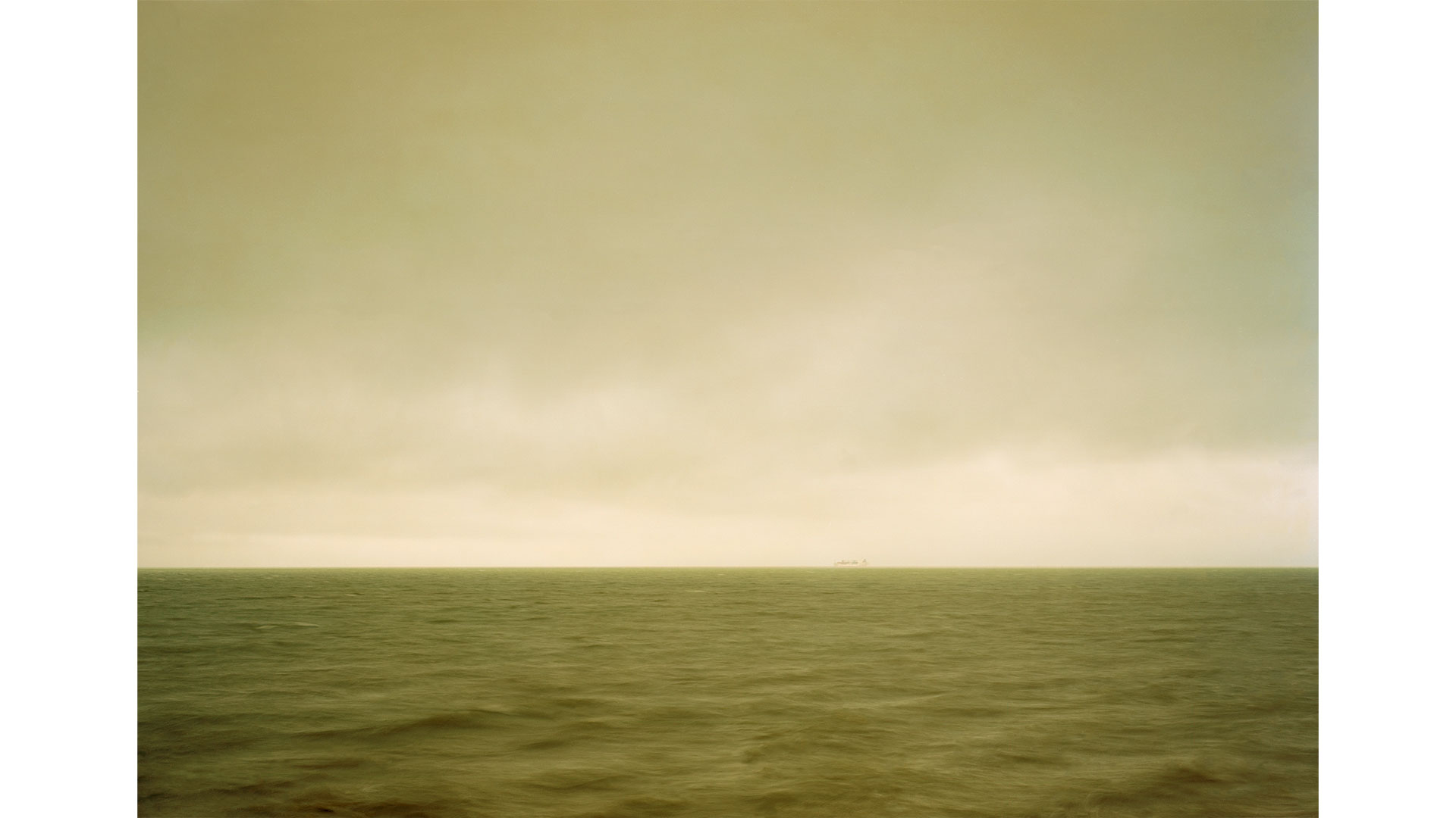 Die Abbildung zeigt ein Kunstwerk Elger Essers. Meer und Himmel mit ruhigem Horizont