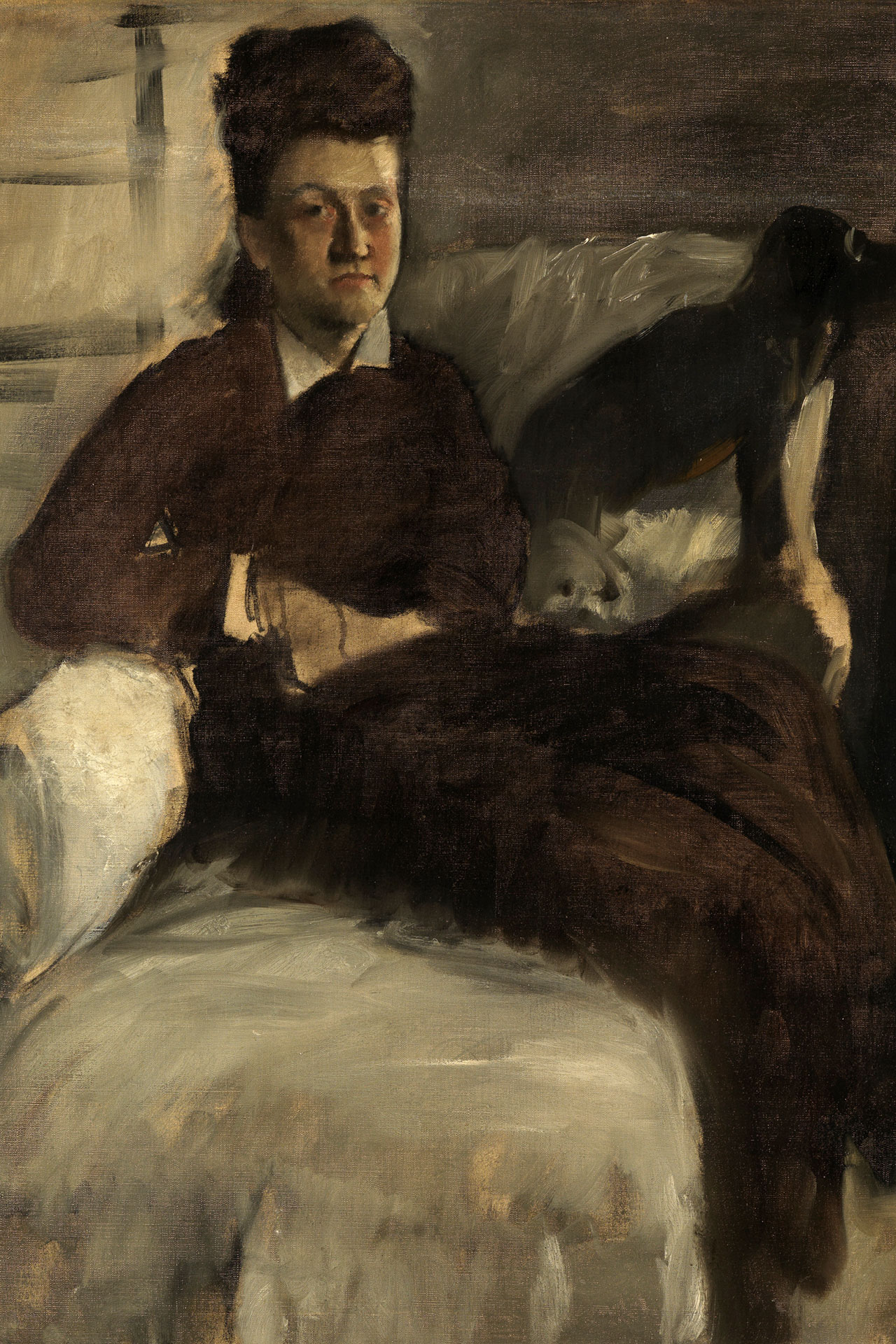 Abbildung eines Bildnisses, auf dem eine Dame auf einem Sofa sitzt, den Arm auf die Lehne gelehnt. Zwei Hunde sitzen auch bei ihr.