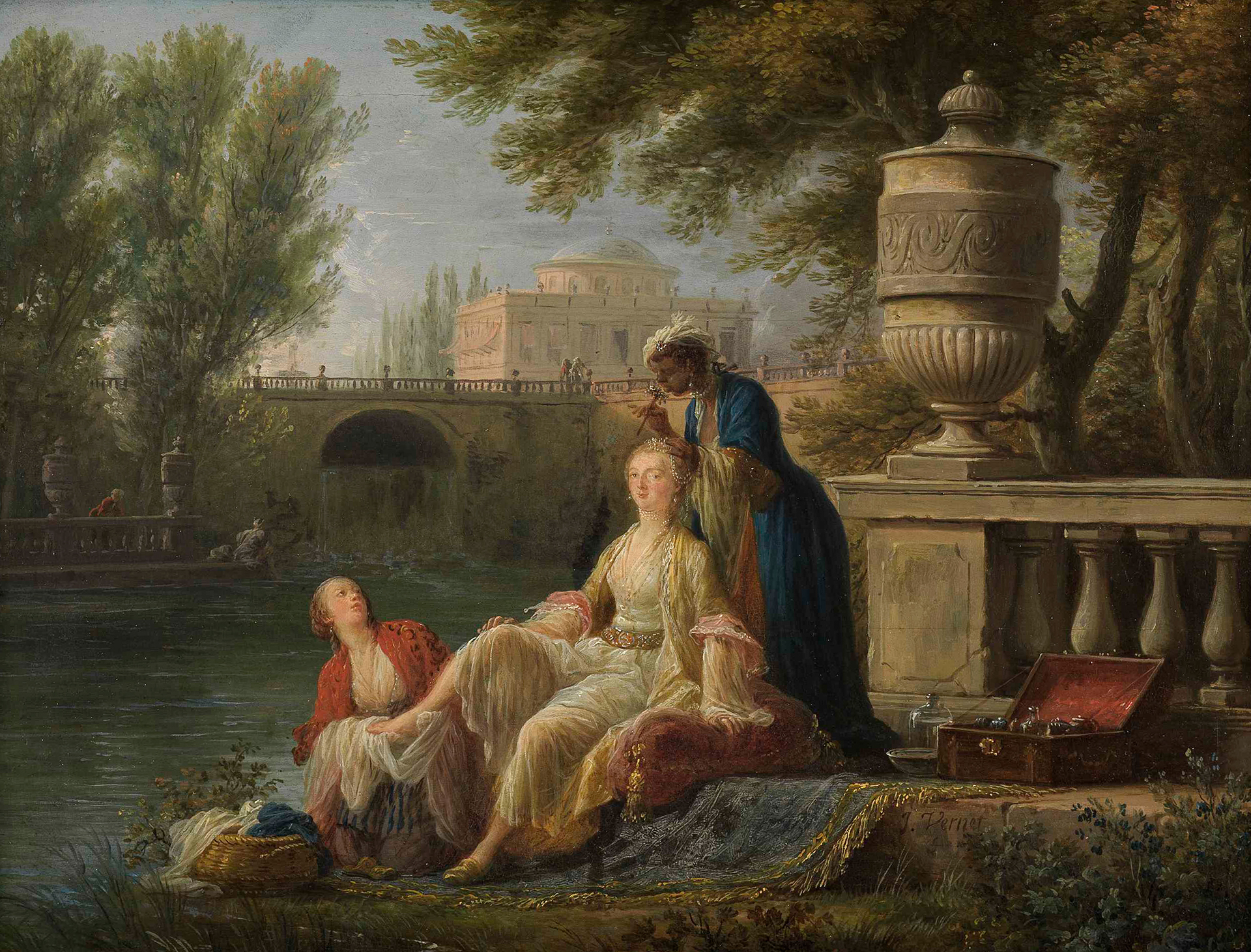 Am Flussufer vor einer Ballustrade mit Vasenschmuck eine edel gekleidete Frau. Eine weiße und eine schwarze Dienerin frisieren sie und waschen ihr die Füße. Im Hintergrund eine Stadtkulisse.