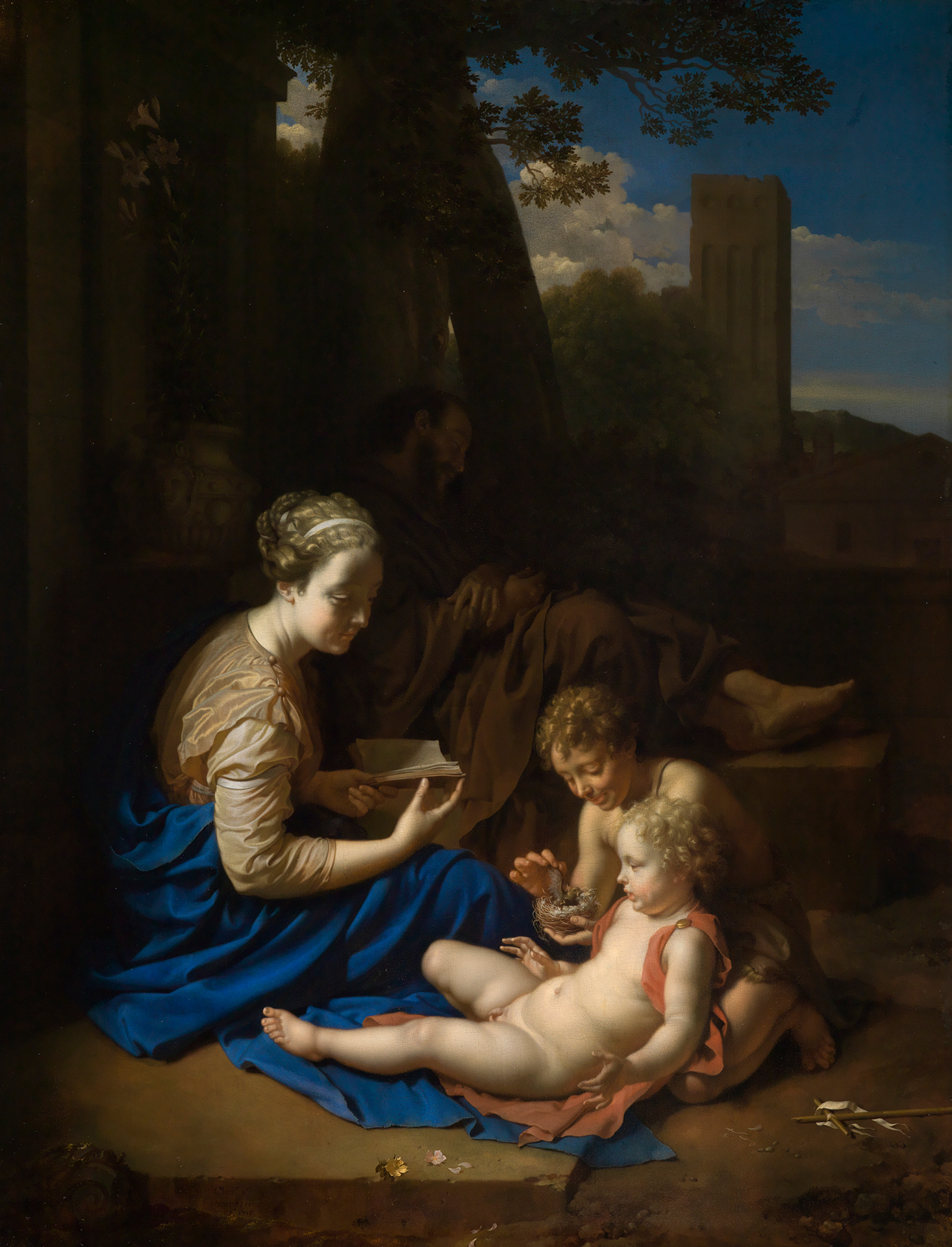 Hell erleuchtet vor dunklem Grund sitzt Maria auf der Erde und hält ein aufgeschlagenes Buch in der Hand. Sie blickt auf das Jesuskind und den Johannesknaben. Im Hintergrund schlafend ausgestreckt Josef.