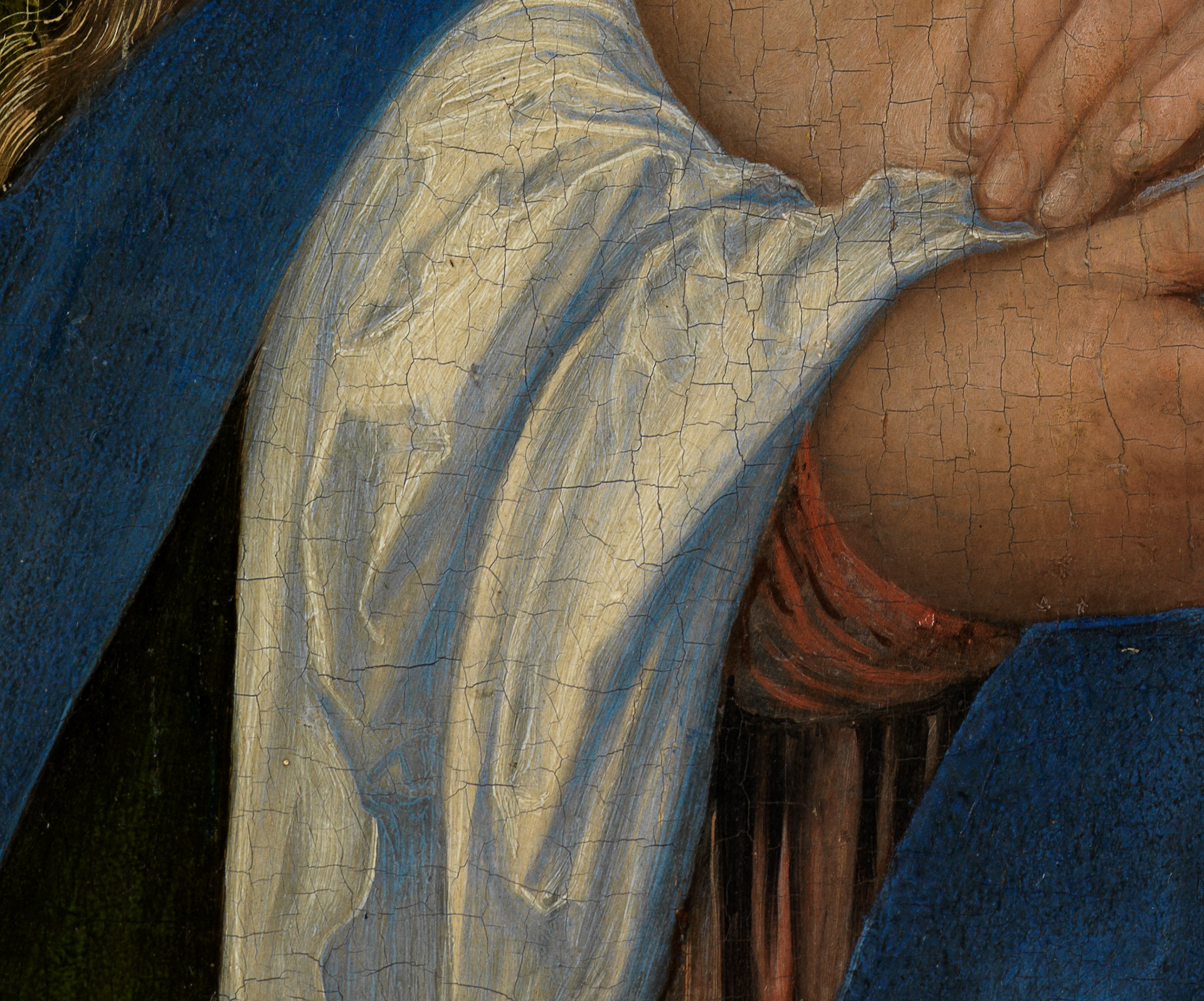 Lucas Cranachs Maria mit Kind. Detail: Faltenwurf blau.