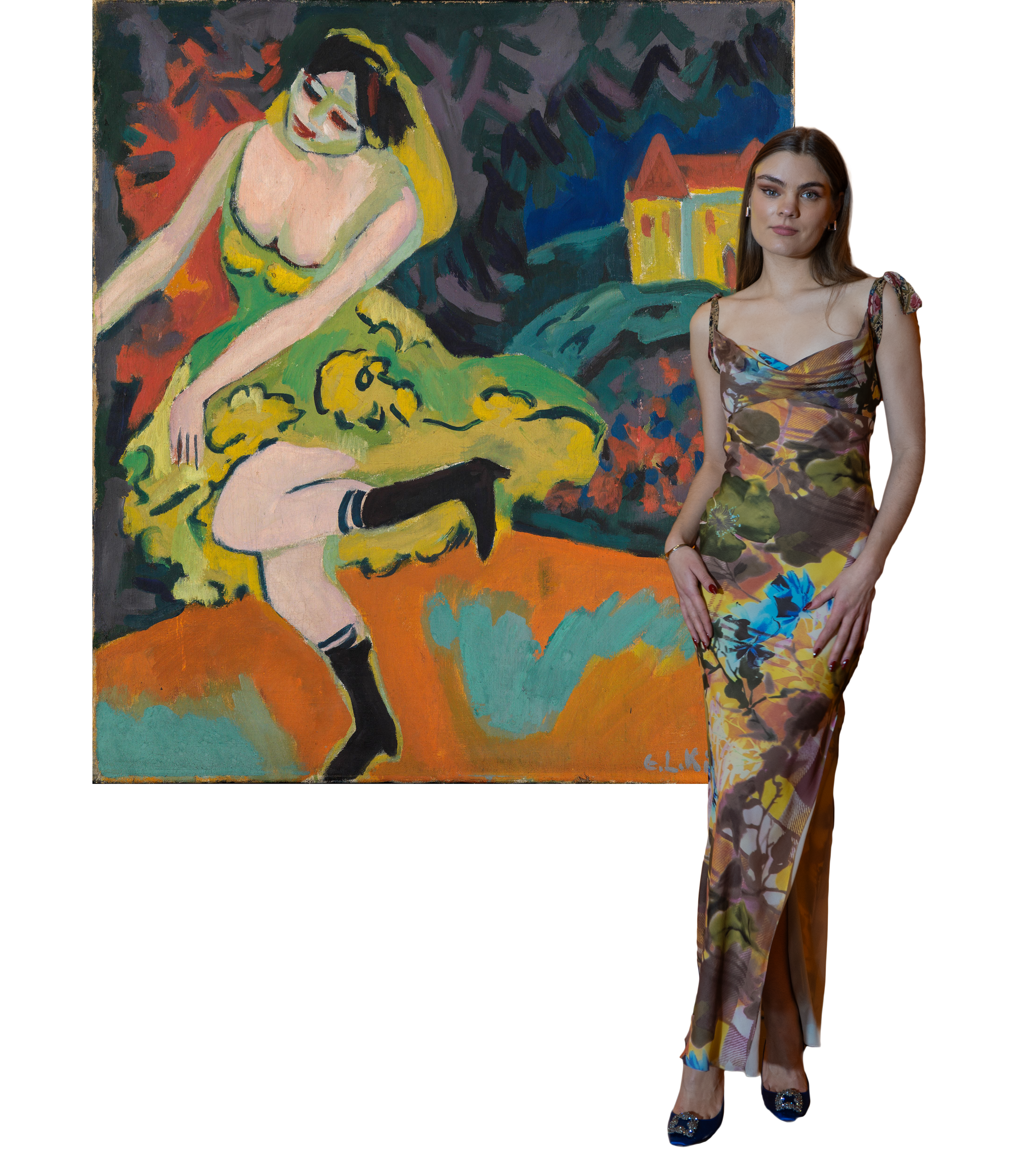 Eine Frau in einem bunten enganliegendem Kleid neben dem farbigen Werk von Kirchner, auf dem man eine tanzende Frau sieht.